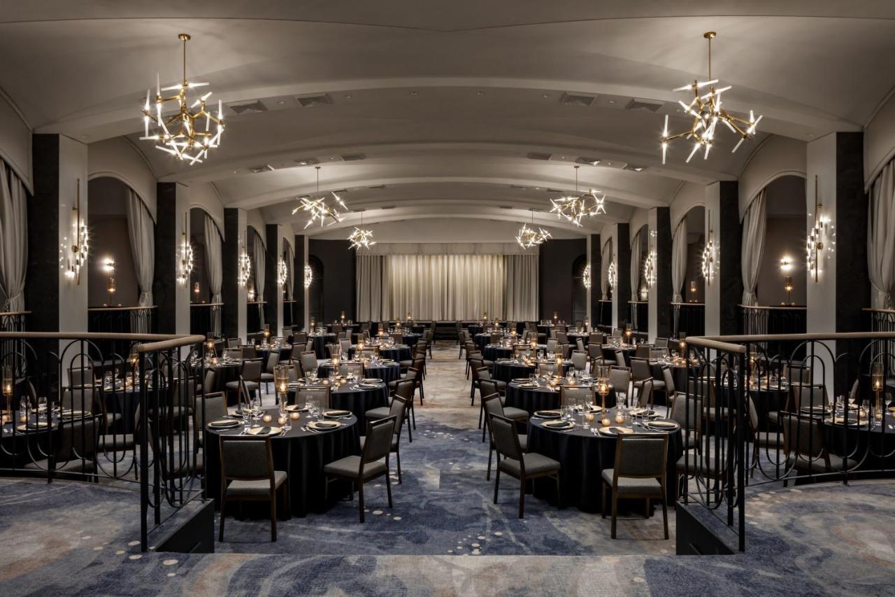 Montreal Marriott Chateau Champlain Exterior photo
