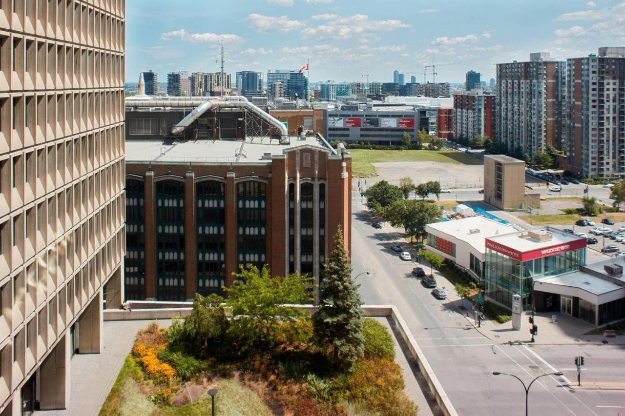 Montreal Marriott Chateau Champlain Hotel Exterior photo