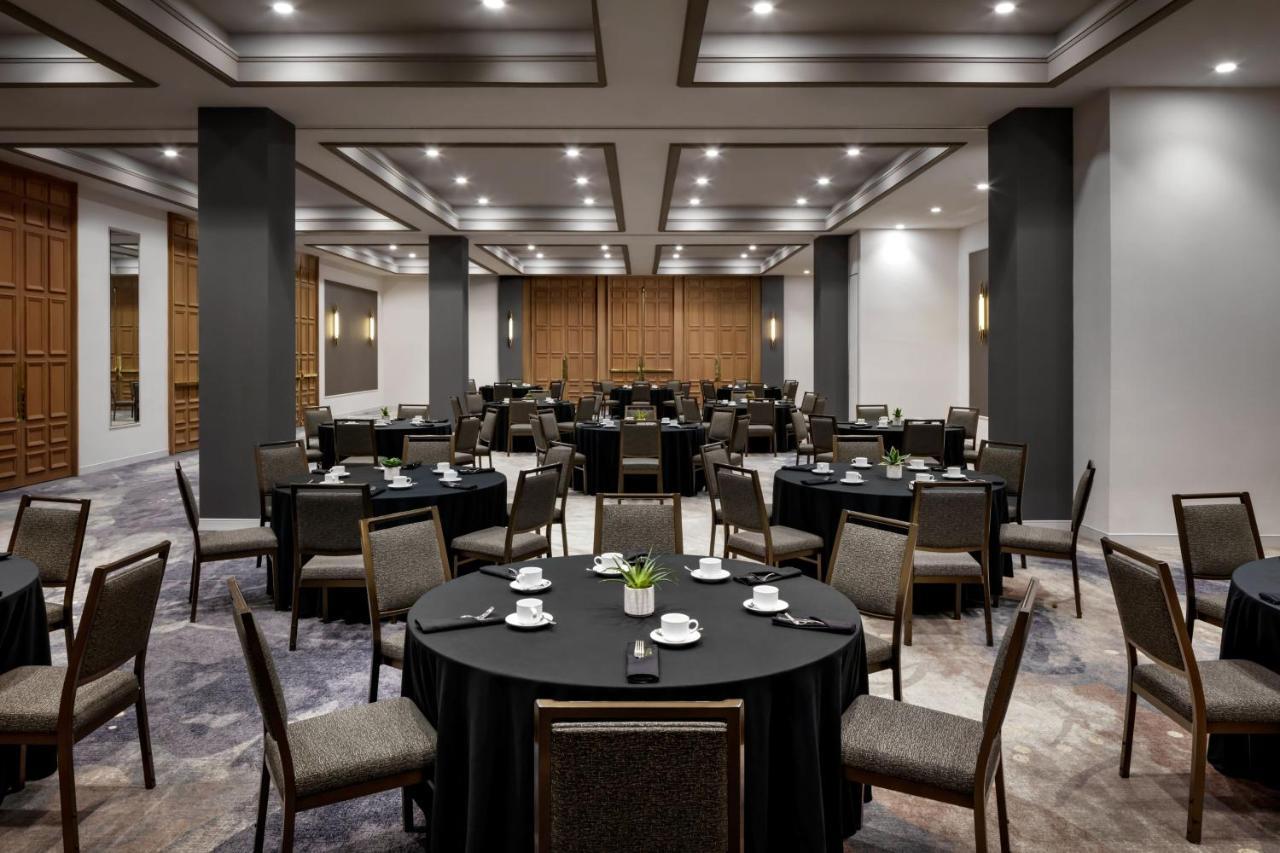 Montreal Marriott Chateau Champlain Exterior photo