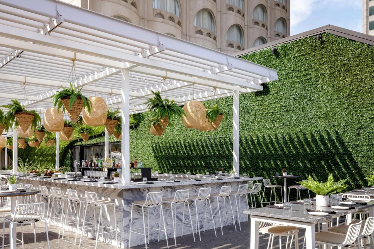 Montreal Marriott Chateau Champlain Exterior photo